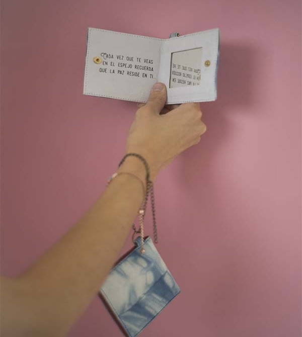 Pocket mirror